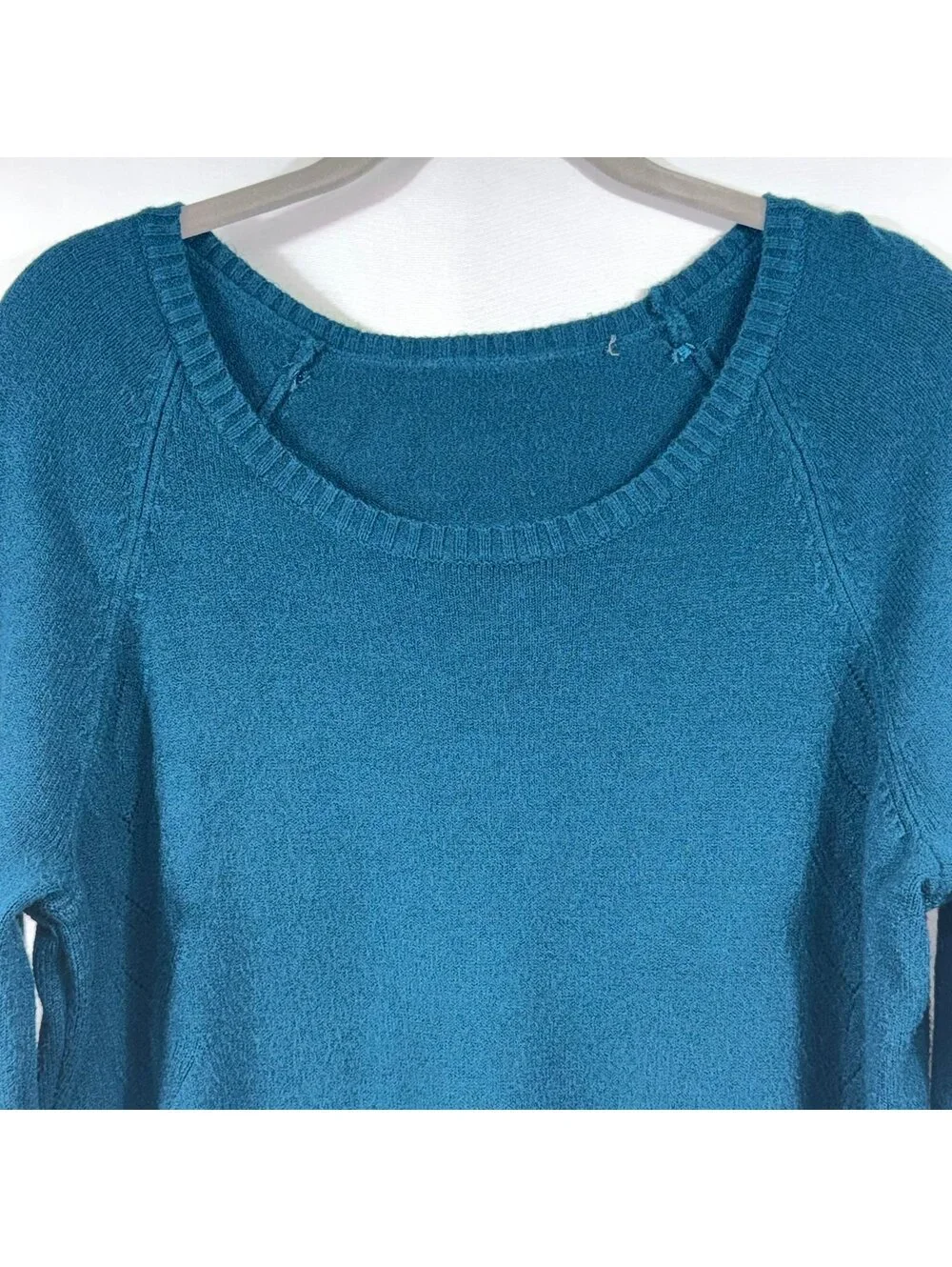 Women’s Teal Knit Pullover Sweater Size Large Soft Long Sleeve Scoop Neck